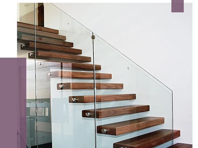 Стеклянные перила для лестницы в Нижнем Тагиле от 15093 руб.