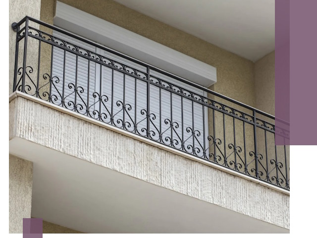 Балконные ограждения из металла и стекла в Нижнем Тагиле для домов